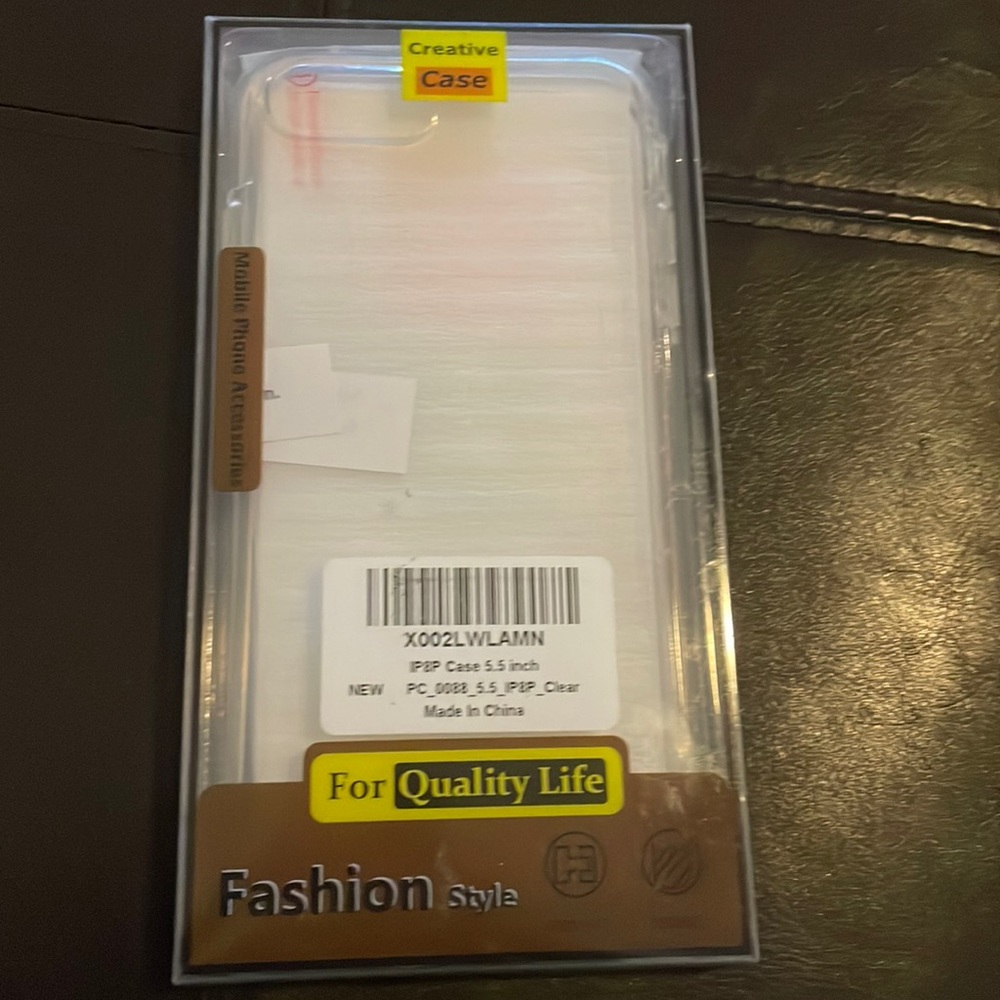 IPHONE 8/ 8 PLUS CLEAR CASE with 2 SCREEN PROTECTORS
